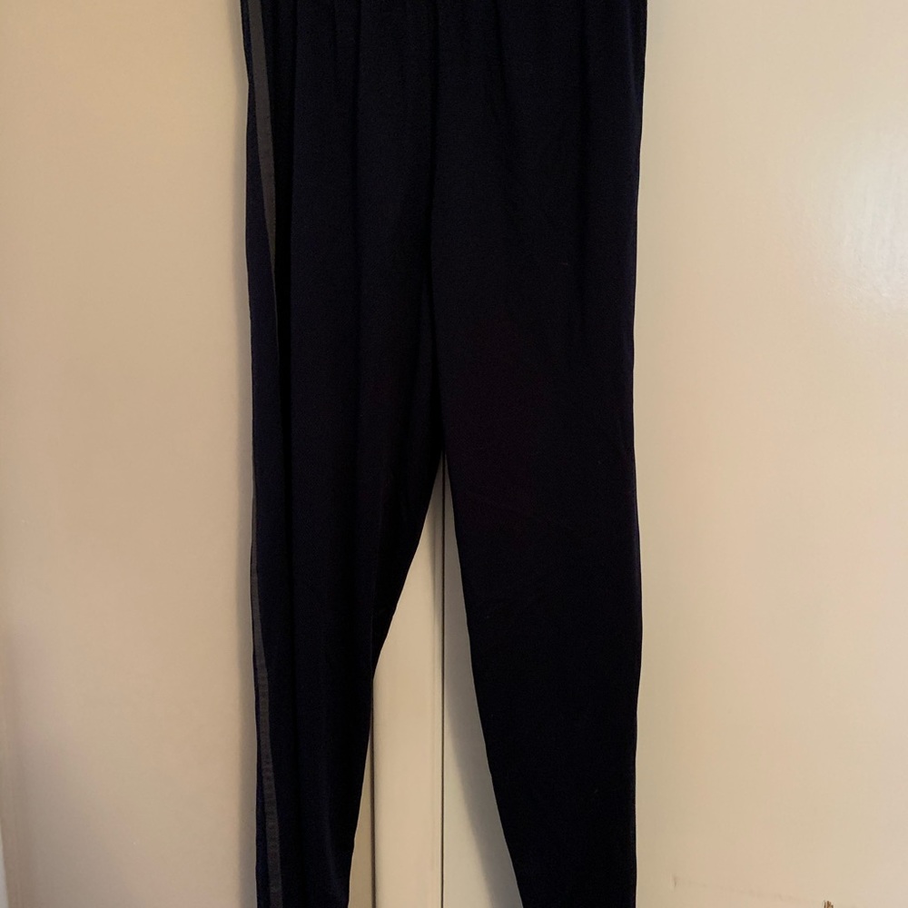 Men’s lightweight pants, Navy with 2 pockets.